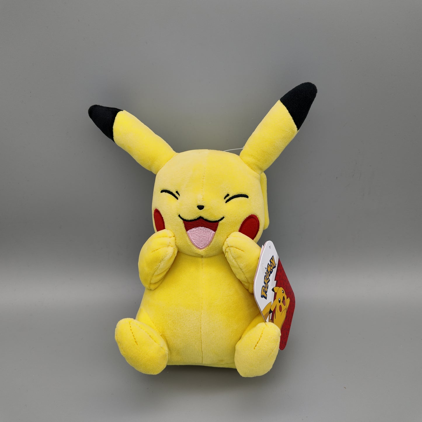 Pikachu Plüschfigur (Augen geschlossen)